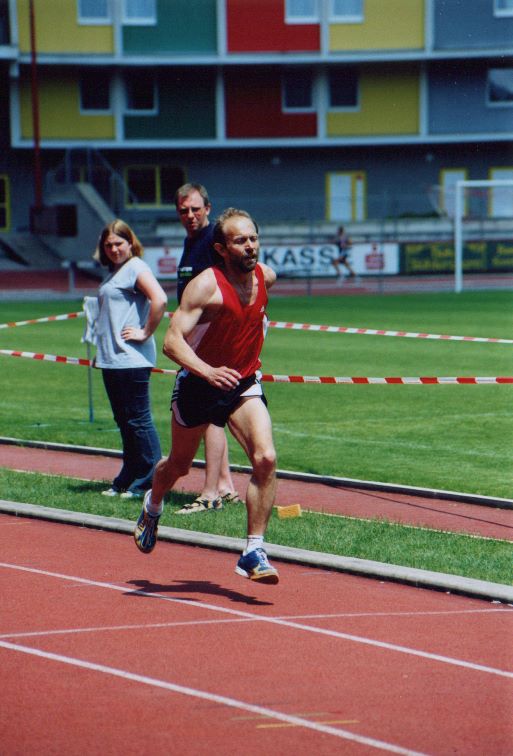 2003/10000/o32.jpg