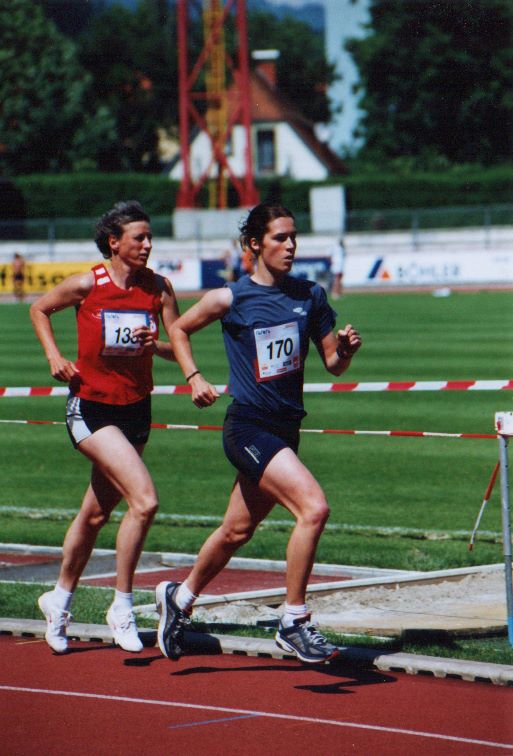 2003/3000/f01.jpg