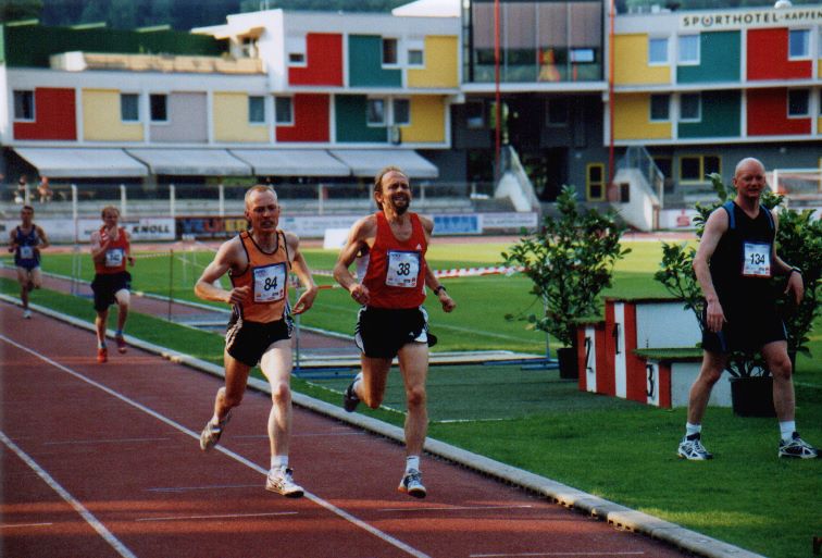 2003/800/g05.jpg