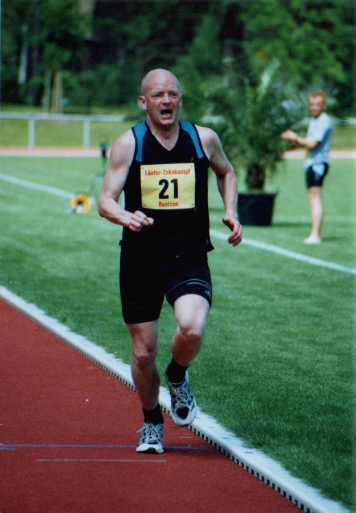 2004/1500/C12.jpg