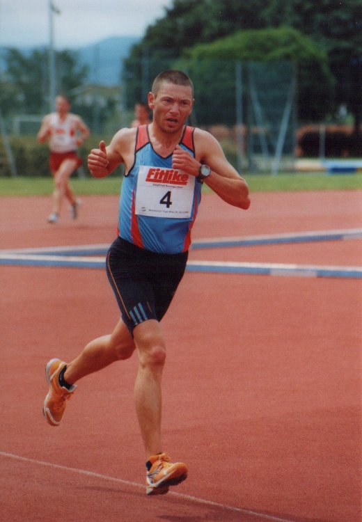 2006/3000/J18.jpg