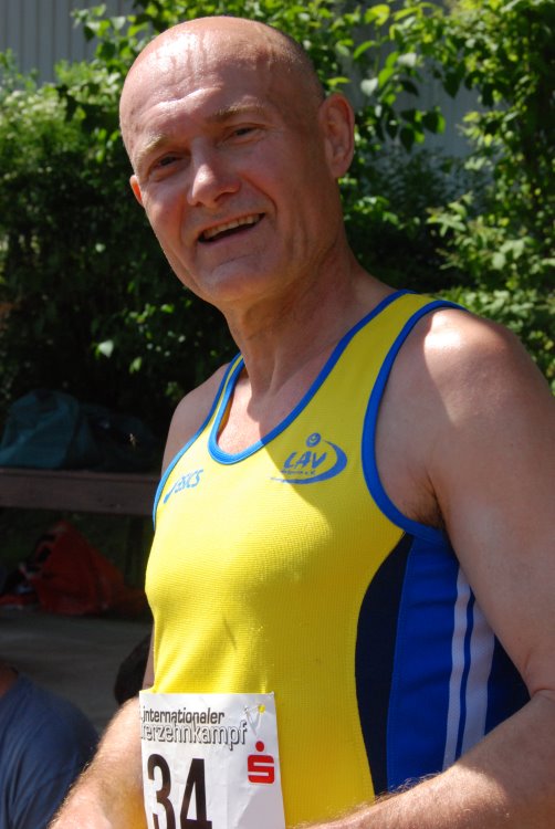 2009/205000/10H0553.jpg